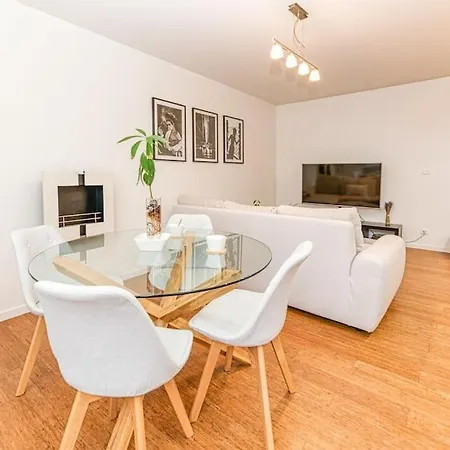 Apartment 50m Gem - 400m Gare: Garage Prive, Terrasse, Wifi *