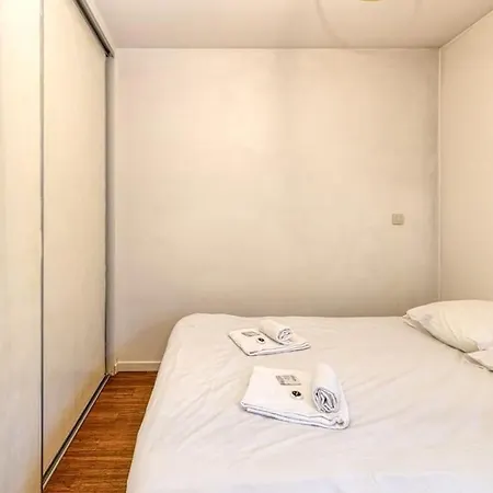 Apartment 50m Gem - 400m Gare: Garage Prive, Terrasse, Wifi